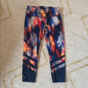 Athleta Lava Sonar Capri Leggings - size S